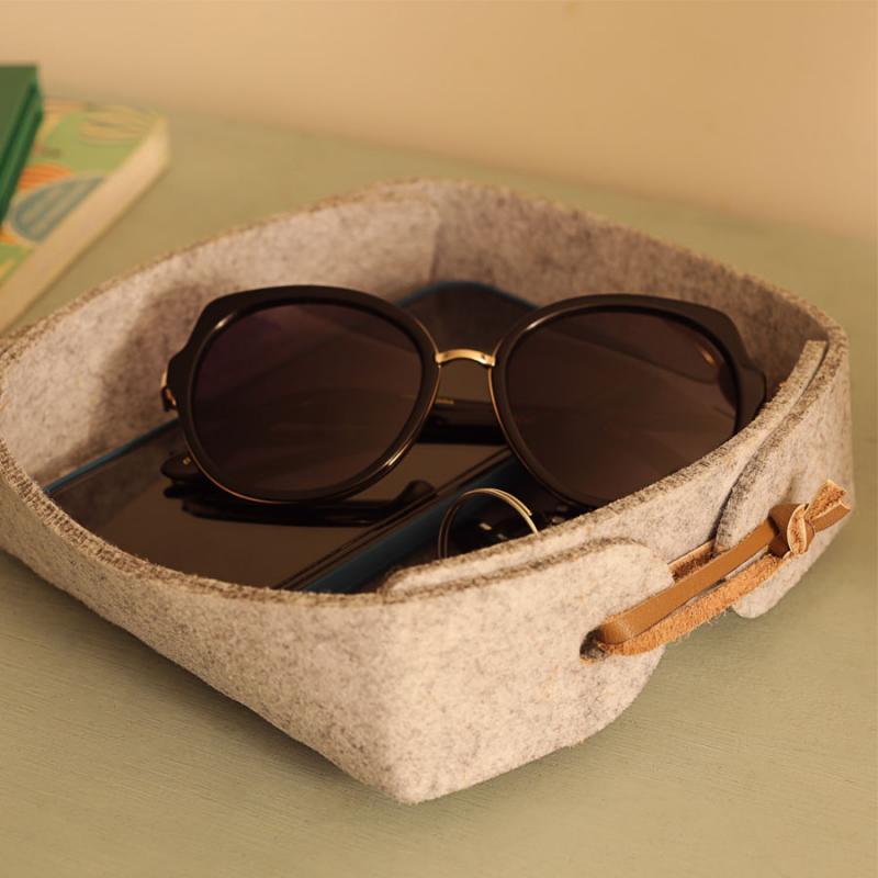 Bandeja multiuso fieltro y cuero chica